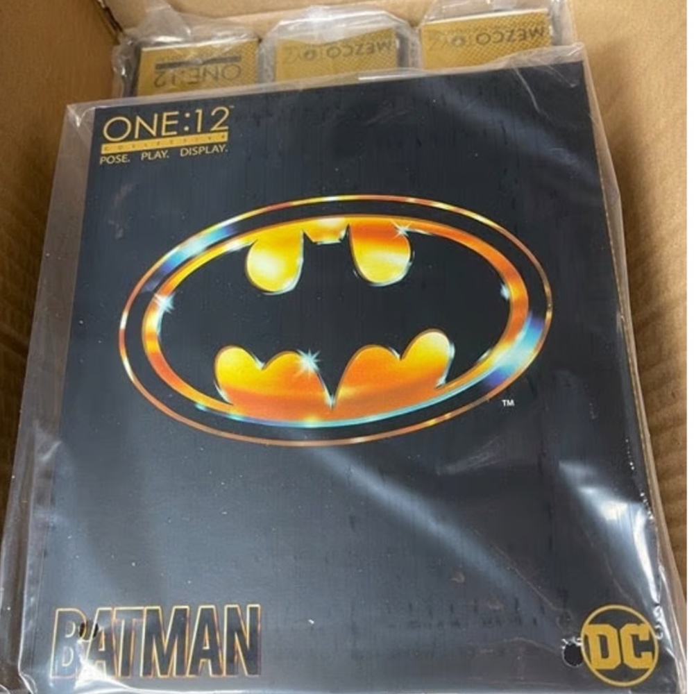 mezco one:12 batman 1989